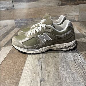 Men's New Balance 2002R M2002RFO Dark Camo Olive Green Sneakers size 9